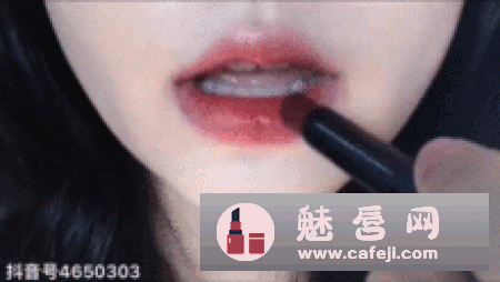 北京女子图鉴陈可依戚薇口红什么牌子 同款色号试色